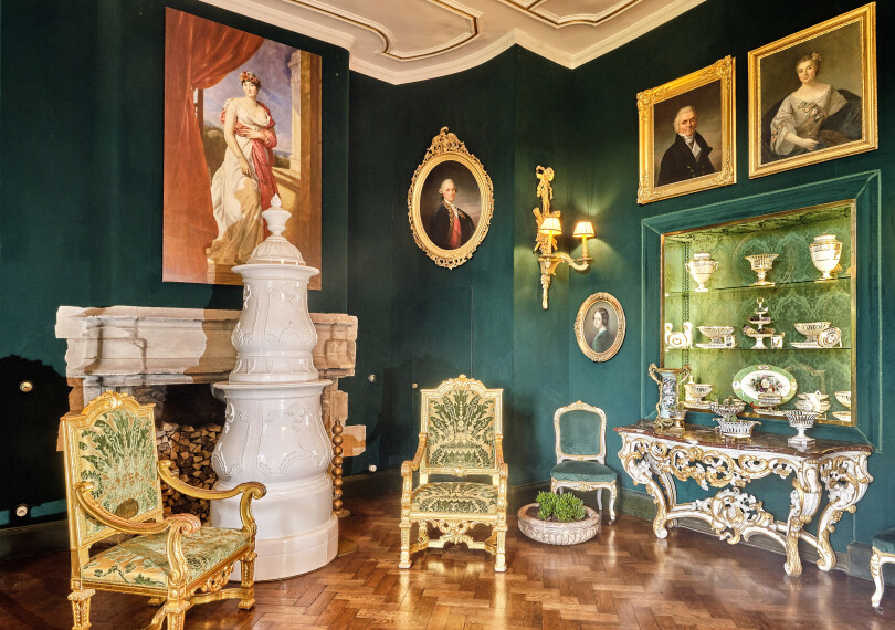 Chez le prince Philippe et la princesse Françoise au château de Chimay, en Belgique.